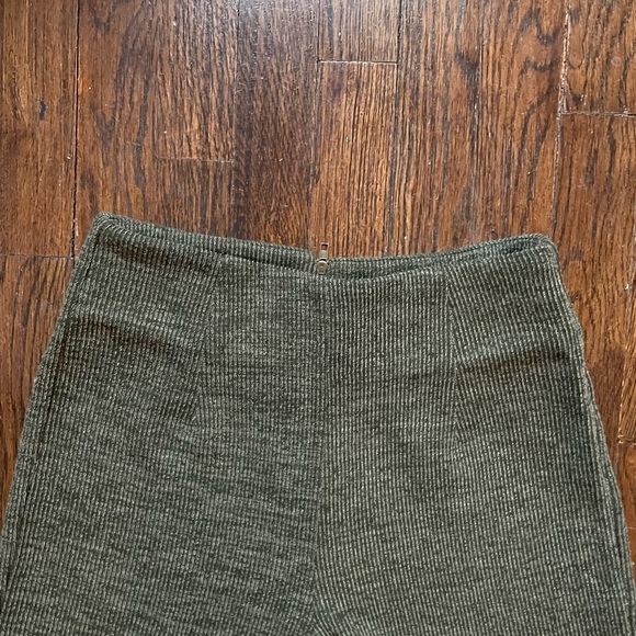LIKE NEW ANTHROPOLOGIE KNIT FLARE PANTS - Picture 5 of 6